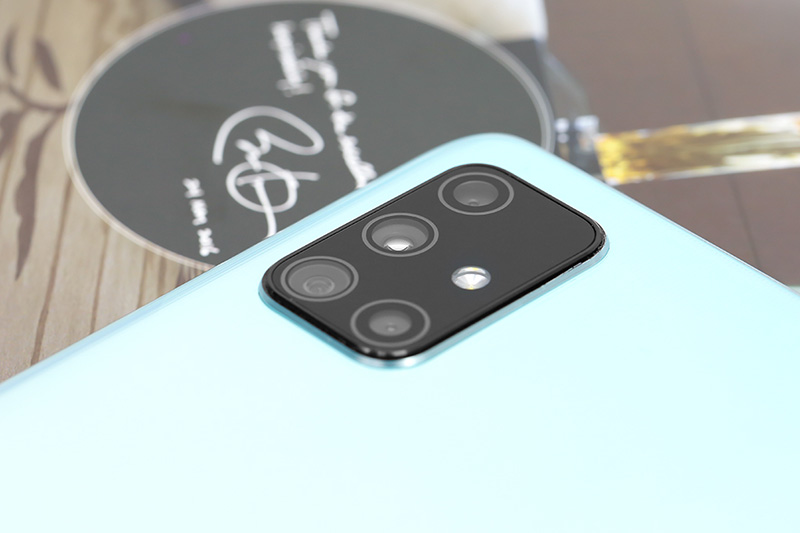 Samsung Galaxy A71 | Mặt sau