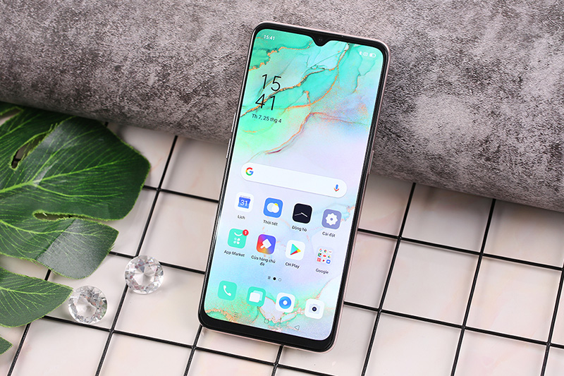 OPPO Reno3 | Màn hình tràn viền thời trang