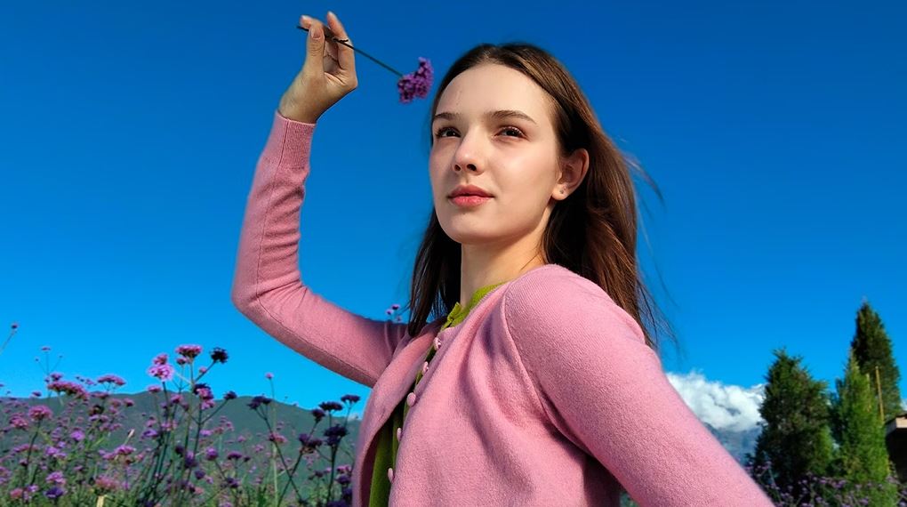 Camera selfie trên OPPO A6t 128GB hỗ trợ làm đẹp tự nhiên, giữ trọn nét riêng khuôn mặt